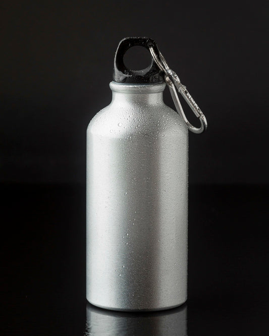 Can bacteria grow in stainless steel water bottles?